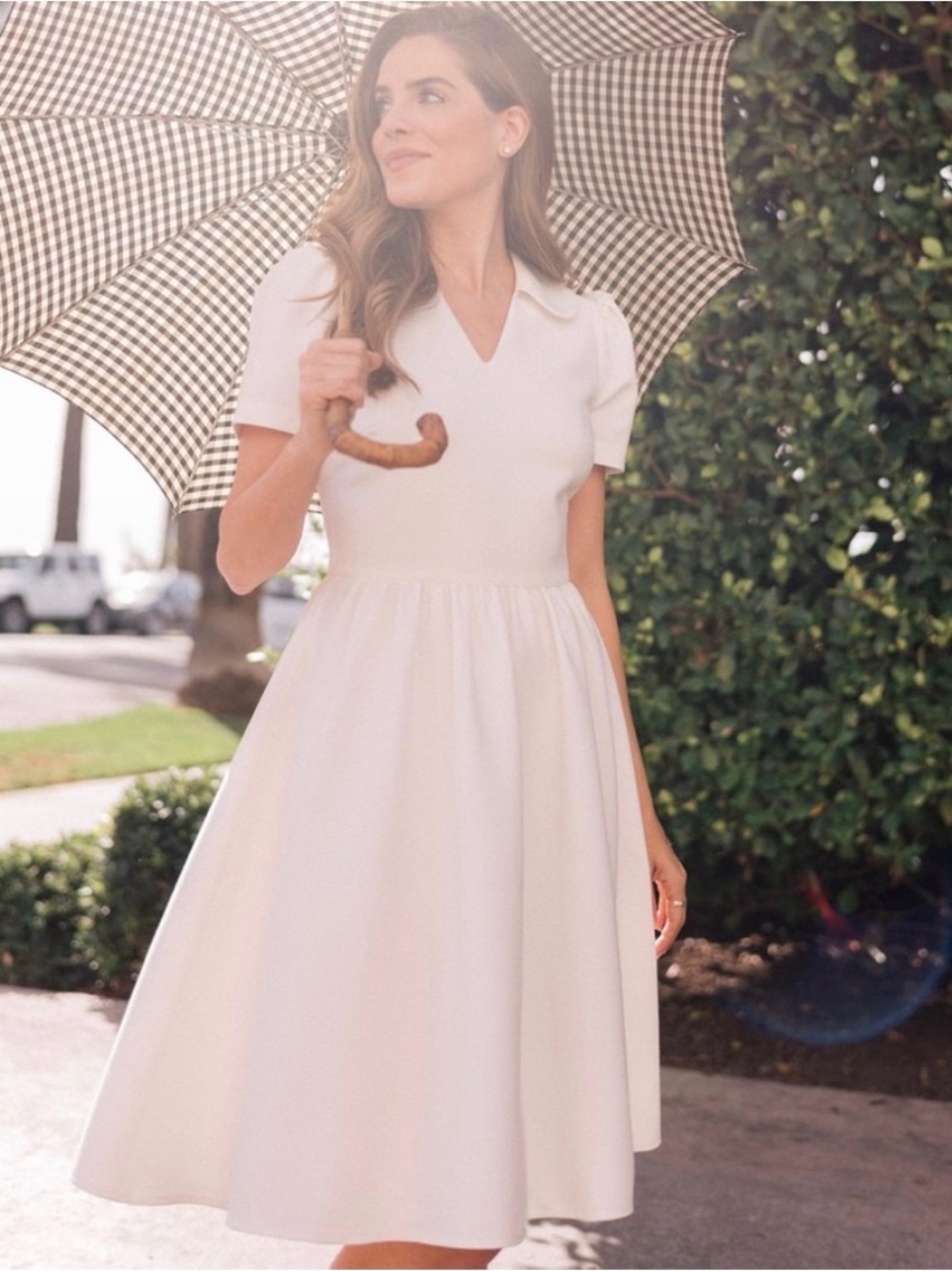 NWT Gal Meets Glam Alison Cream V-Neck Fit & Flare Dress